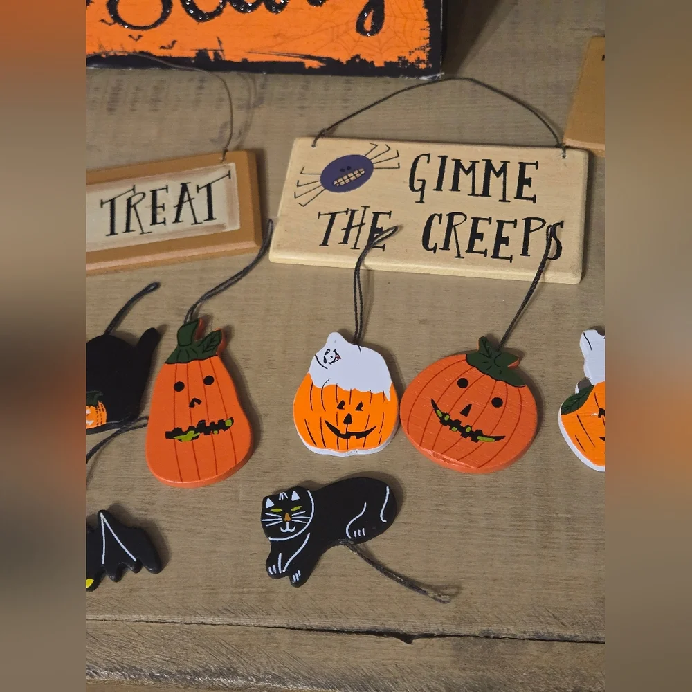 N/A halloween sign